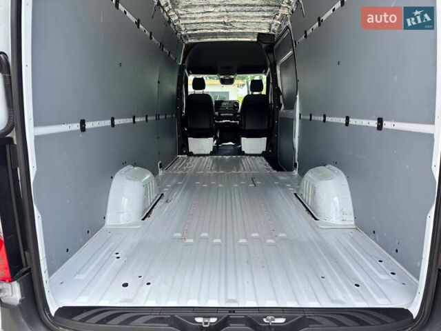 Белый Мерседес Sprinter, объемом двигателя 3 л и пробегом 61 тыс. км за 35600 $, фото 14 на Automoto.ua