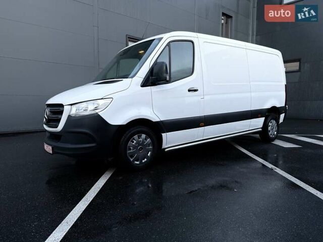 Мерседес Sprinter 2020 в Киеве на Automoto.ua Белый Мерседес Sprinter, объемом двигателя 2.2 л и пробегом 288 тыс. км за 23850 $, фото 1 на Automoto.ua