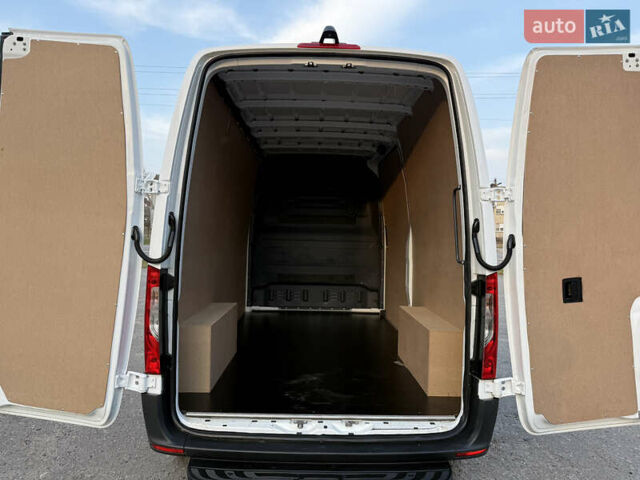 Белый Мерседес Sprinter, объемом двигателя 2.14 л и пробегом 230 тыс. км за 21500 $, фото 31 на Automoto.ua