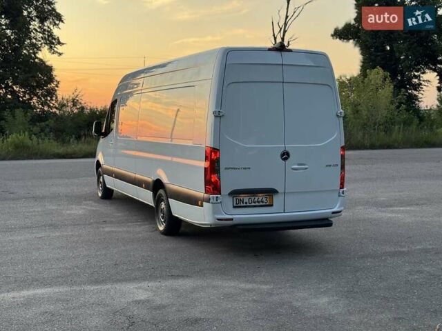 Белый Мерседес Sprinter, объемом двигателя 2.2 л и пробегом 267 тыс. км за 28900 $, фото 11 на Automoto.ua