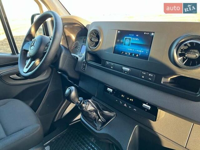 Белый Мерседес Sprinter, объемом двигателя 2.14 л и пробегом 219 тыс. км за 29499 $, фото 81 на Automoto.ua