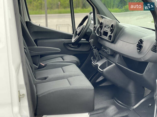 Белый Мерседес Sprinter, объемом двигателя 2.2 л и пробегом 188 тыс. км за 22800 $, фото 19 на Automoto.ua