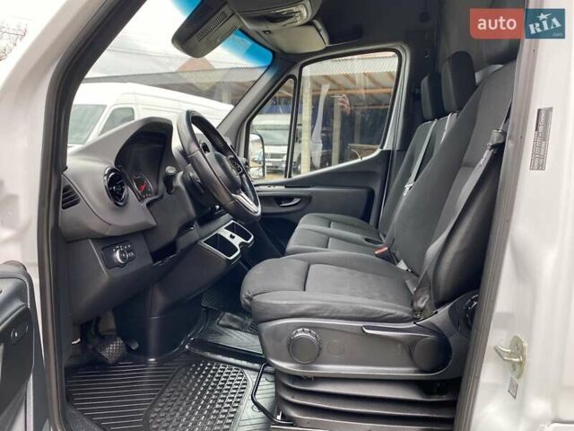 Белый Мерседес Sprinter, объемом двигателя 0 л и пробегом 198 тыс. км за 27850 $, фото 35 на Automoto.ua
