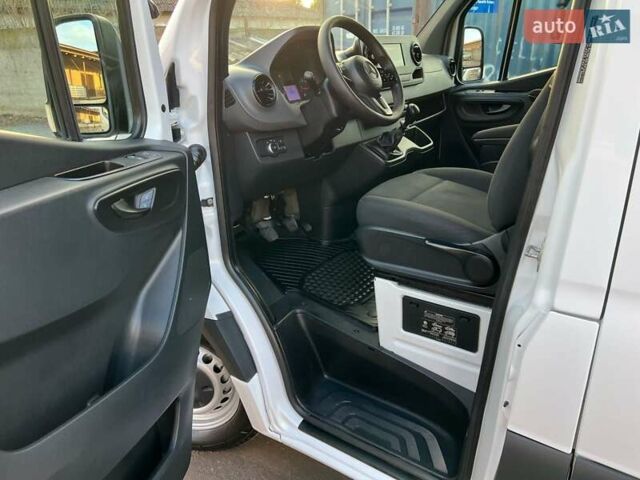 Белый Мерседес Sprinter, объемом двигателя 2.14 л и пробегом 219 тыс. км за 29499 $, фото 63 на Automoto.ua