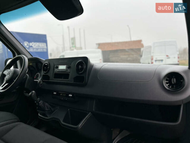 Белый Мерседес Sprinter, объемом двигателя 2.2 л и пробегом 143 тыс. км за 24400 $, фото 53 на Automoto.ua