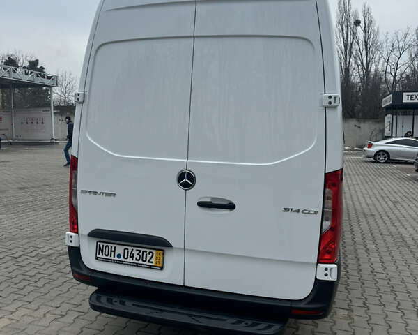 Белый Мерседес Sprinter, объемом двигателя 2.14 л и пробегом 265 тыс. км за 26500 $, фото 5 на Automoto.ua