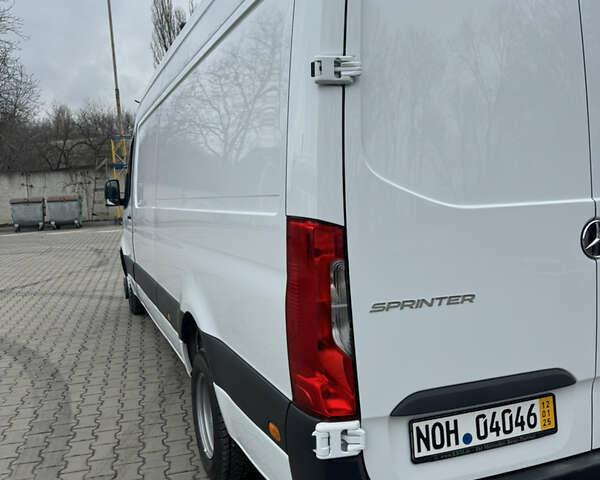 Белый Мерседес Sprinter, объемом двигателя 2.2 л и пробегом 340 тыс. км за 31900 $, фото 7 на Automoto.ua