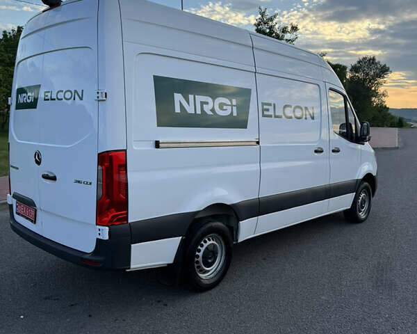 Белый Мерседес Sprinter, объемом двигателя 2.2 л и пробегом 308 тыс. км за 25800 $, фото 3 на Automoto.ua