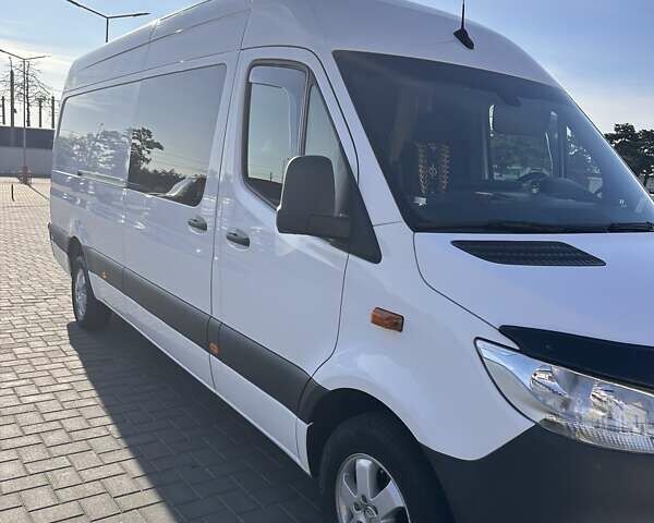 Белый Мерседес Sprinter, объемом двигателя 2.14 л и пробегом 204 тыс. км за 29900 $, фото 3 на Automoto.ua