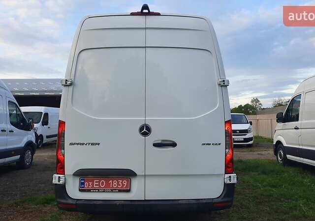 Белый Мерседес Sprinter, объемом двигателя 2.2 л и пробегом 201 тыс. км за 26599 $, фото 6 на Automoto.ua