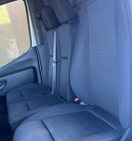 Белый Мерседес Sprinter, объемом двигателя 2.14 л и пробегом 327 тыс. км за 21800 $, фото 5 на Automoto.ua