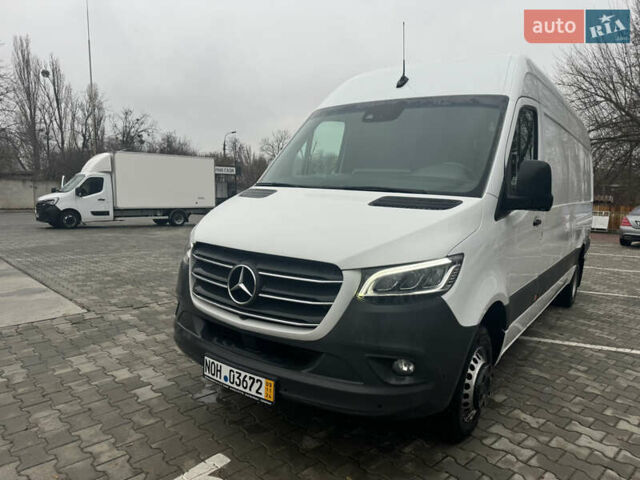Белый Мерседес Sprinter, объемом двигателя 2.99 л и пробегом 372 тыс. км за 44686 $, фото 1 на Automoto.ua