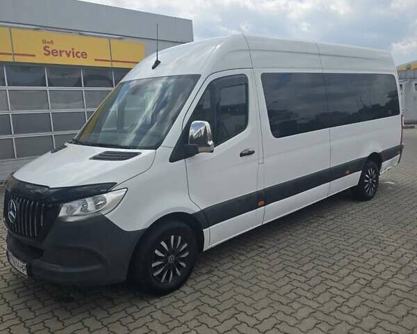 Белый Мерседес Sprinter, объемом двигателя 2.14 л и пробегом 335 тыс. км за 34261 $, фото 5 на Automoto.ua