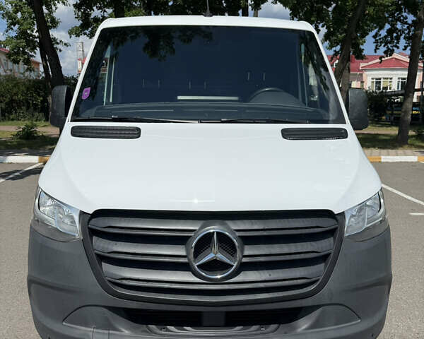 Белый Мерседес Sprinter, объемом двигателя 2.14 л и пробегом 188 тыс. км за 24900 $, фото 2 на Automoto.ua