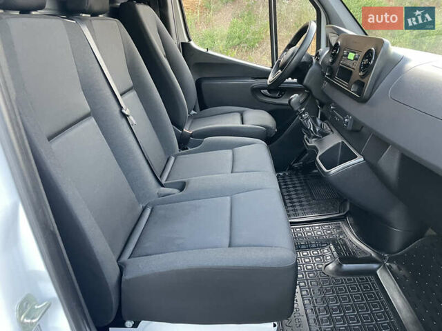 Белый Мерседес Sprinter, объемом двигателя 2.2 л и пробегом 267 тыс. км за 20999 $, фото 45 на Automoto.ua