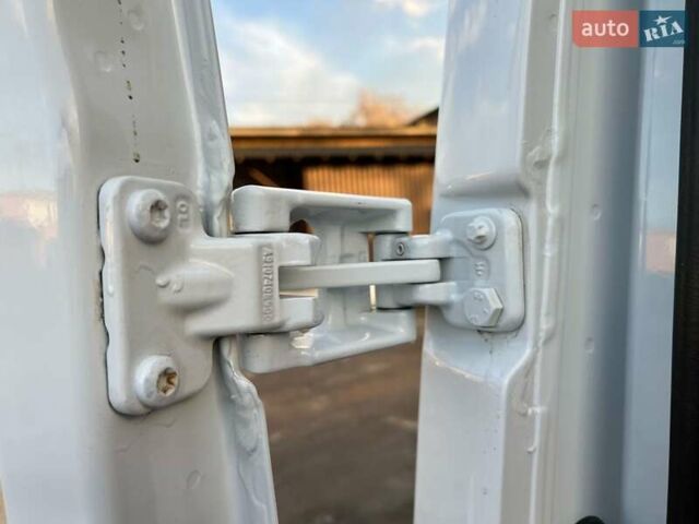 Белый Мерседес Sprinter, объемом двигателя 2.14 л и пробегом 219 тыс. км за 29499 $, фото 64 на Automoto.ua