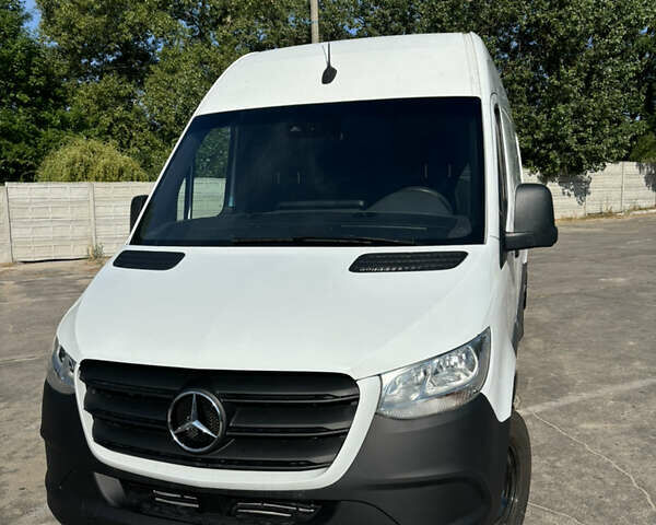 Белый Мерседес Sprinter, объемом двигателя 2.99 л и пробегом 65 тыс. км за 31800 $, фото 1 на Automoto.ua