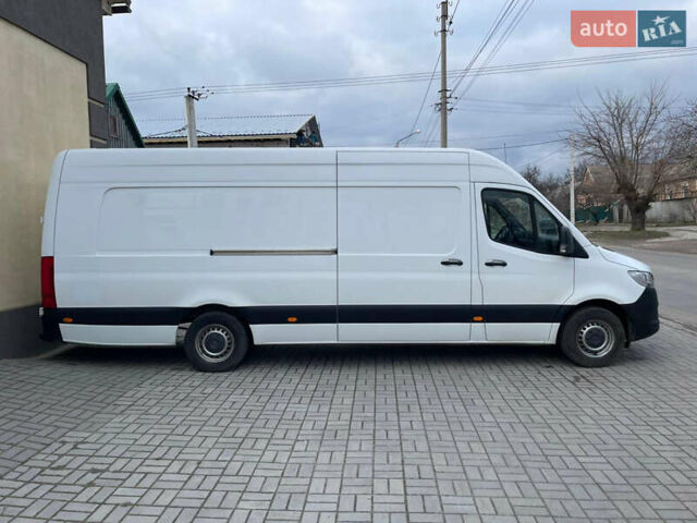 Белый Мерседес Sprinter, объемом двигателя 2.14 л и пробегом 180 тыс. км за 32500 $, фото 2 на Automoto.ua
