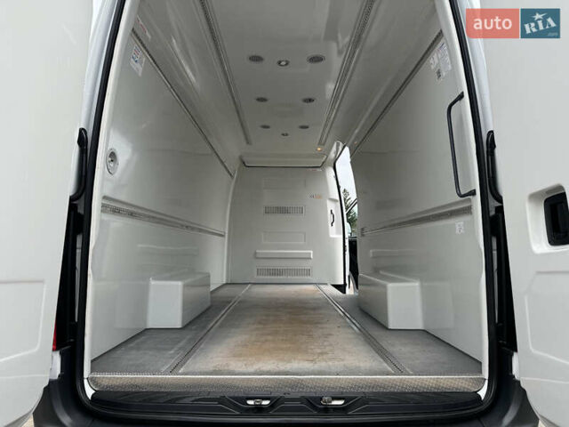 Белый Мерседес Sprinter, объемом двигателя 2.2 л и пробегом 299 тыс. км за 25600 $, фото 34 на Automoto.ua