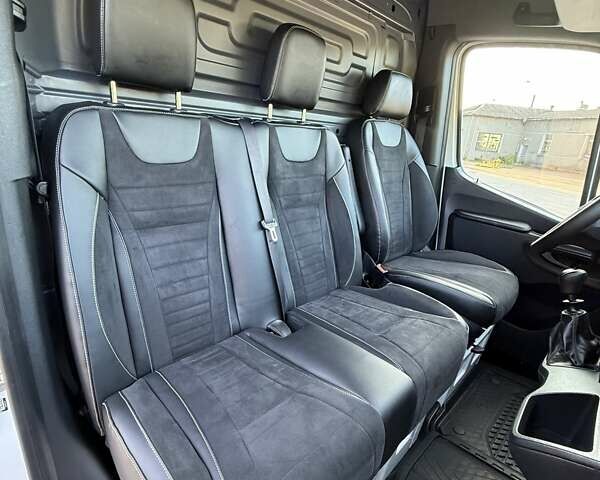 Белый Мерседес Sprinter, объемом двигателя 0 л и пробегом 290 тыс. км за 25000 $, фото 32 на Automoto.ua