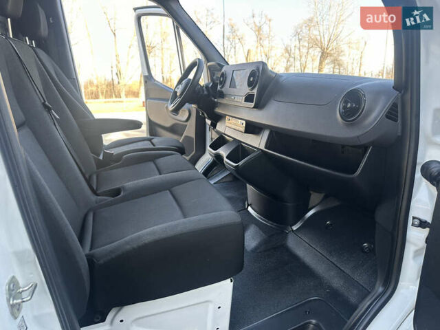 Белый Мерседес Sprinter, объемом двигателя 2.2 л и пробегом 178 тыс. км за 28300 $, фото 14 на Automoto.ua