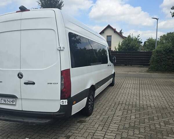 Белый Мерседес Sprinter, объемом двигателя 2.14 л и пробегом 335 тыс. км за 34261 $, фото 11 на Automoto.ua