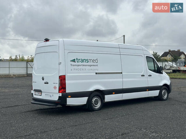 Белый Мерседес Sprinter, объемом двигателя 2.14 л и пробегом 433 тыс. км за 27900 $, фото 3 на Automoto.ua
