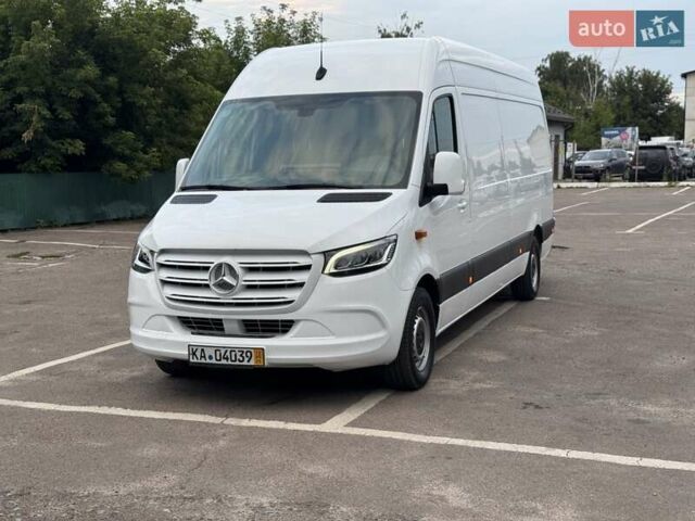 Белый Мерседес Sprinter, объемом двигателя 2.2 л и пробегом 243 тыс. км за 25800 $, фото 4 на Automoto.ua