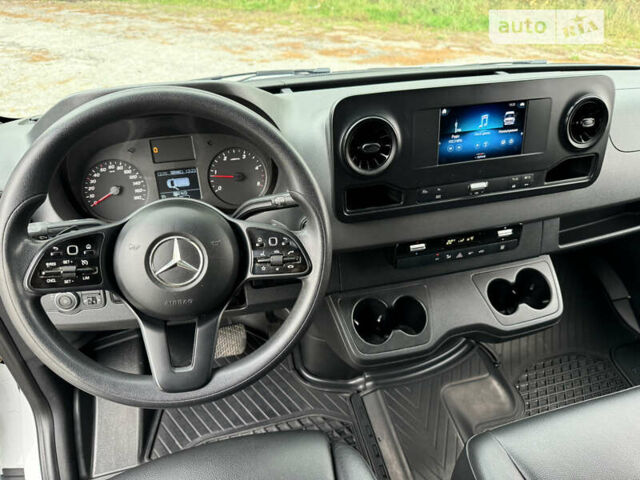 Белый Мерседес Sprinter, объемом двигателя 2.14 л и пробегом 230 тыс. км за 26900 $, фото 18 на Automoto.ua