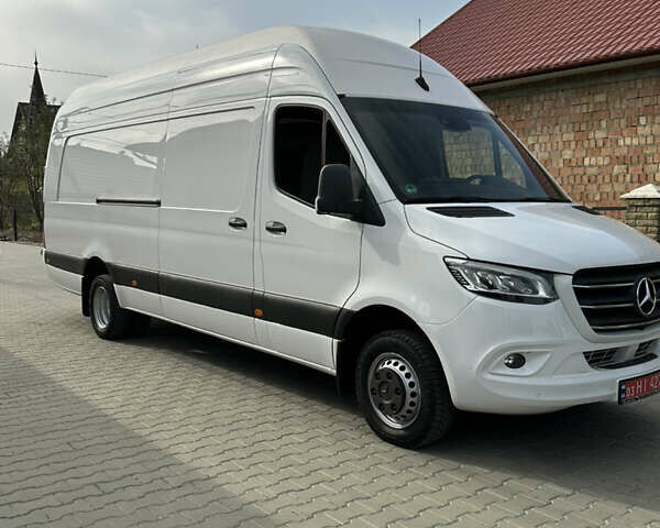Белый Мерседес Sprinter, объемом двигателя 2.99 л и пробегом 373 тыс. км за 62700 $, фото 2 на Automoto.ua