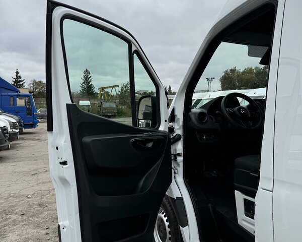 Белый Мерседес Sprinter, объемом двигателя 2.2 л и пробегом 299 тыс. км за 25600 $, фото 19 на Automoto.ua