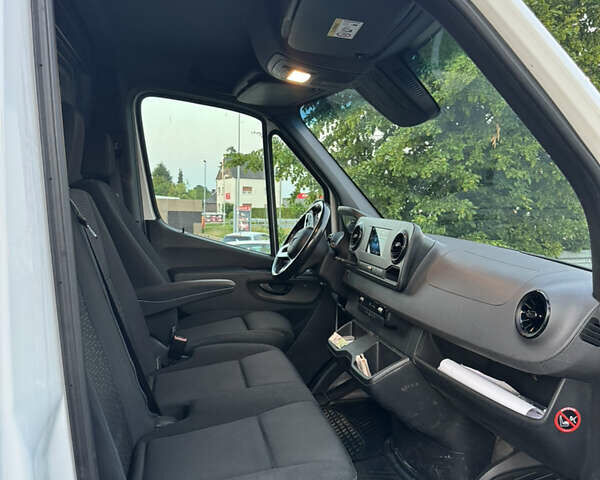 Білий Мерседес Sprinter, об'ємом двигуна 2.2 л та пробігом 201 тис. км за 25000 $, фото 22 на Automoto.ua