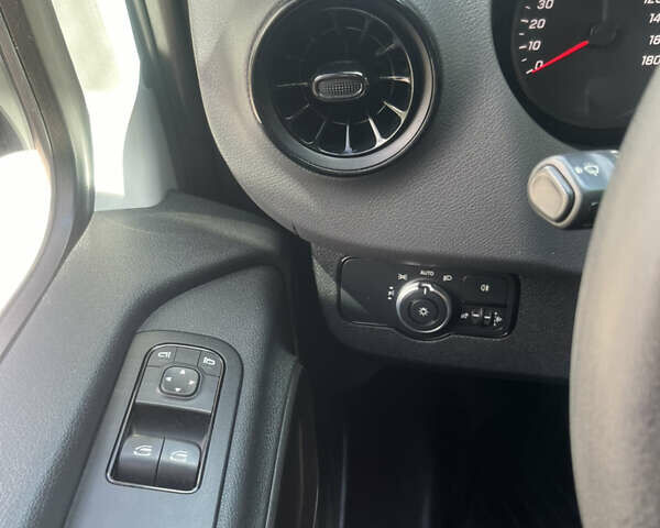 Білий Мерседес Sprinter, об'ємом двигуна 2.14 л та пробігом 164 тис. км за 27200 $, фото 16 на Automoto.ua