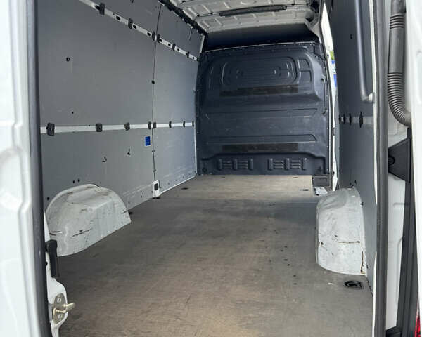 Білий Мерседес Sprinter, об'ємом двигуна 2.99 л та пробігом 313 тис. км за 40906 $, фото 23 на Automoto.ua