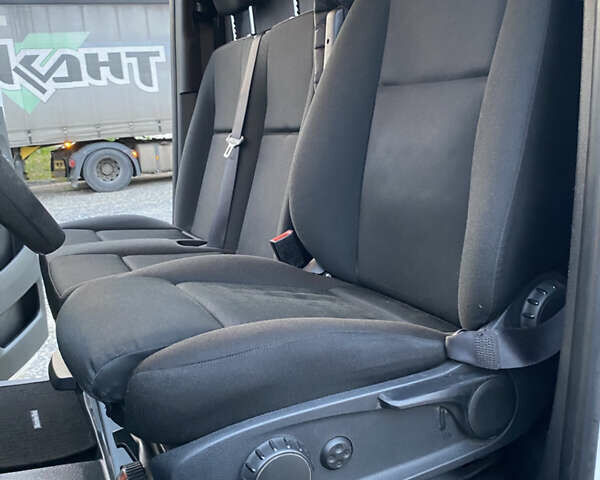 Белый Мерседес Sprinter, объемом двигателя 2.1 л и пробегом 275 тыс. км за 22900 $, фото 14 на Automoto.ua