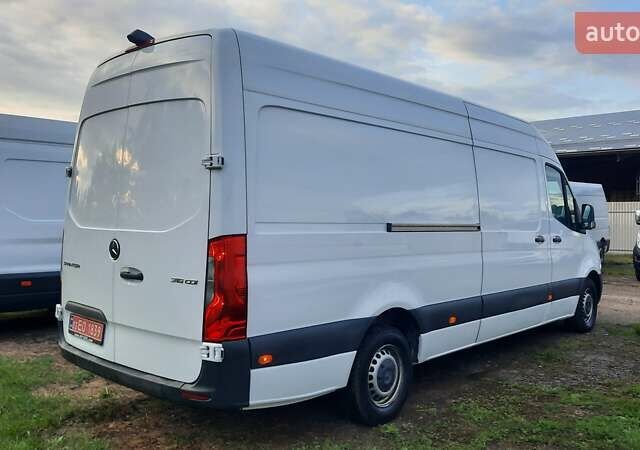 Белый Мерседес Sprinter, объемом двигателя 2.2 л и пробегом 201 тыс. км за 26599 $, фото 4 на Automoto.ua