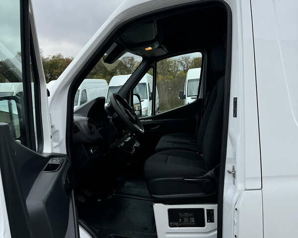 Белый Мерседес Sprinter, объемом двигателя 2.2 л и пробегом 299 тыс. км за 25600 $, фото 20 на Automoto.ua