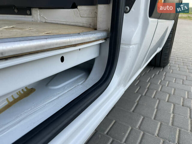 Белый Мерседес Sprinter, объемом двигателя 2.2 л и пробегом 267 тыс. км за 20999 $, фото 60 на Automoto.ua
