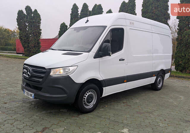 Белый Мерседес Sprinter, объемом двигателя 0 л и пробегом 212 тыс. км за 24200 $, фото 2 на Automoto.ua