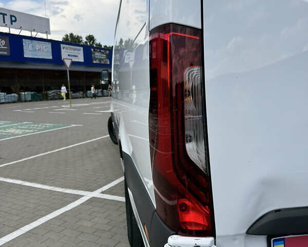Білий Мерседес Sprinter, об'ємом двигуна 2.99 л та пробігом 313 тис. км за 40906 $, фото 12 на Automoto.ua
