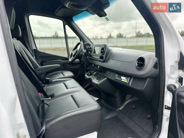 Белый Мерседес Sprinter, объемом двигателя 2.14 л и пробегом 433 тыс. км за 27900 $, фото 34 на Automoto.ua