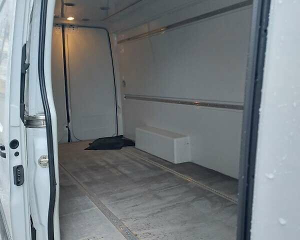 Белый Мерседес Sprinter, объемом двигателя 2.2 л и пробегом 297 тыс. км за 26700 $, фото 10 на Automoto.ua