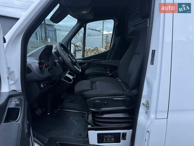 Белый Мерседес Sprinter, объемом двигателя 2.1 л и пробегом 366 тыс. км за 27800 $, фото 21 на Automoto.ua