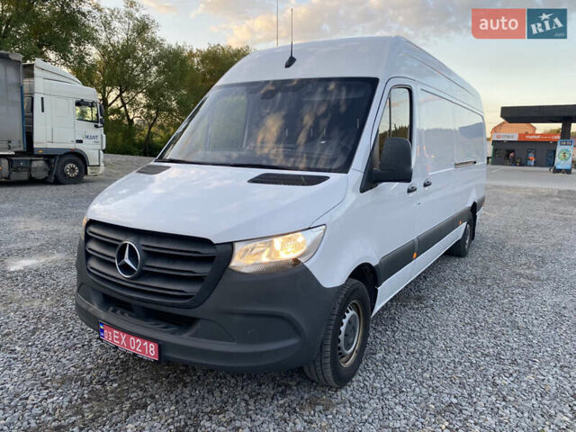 Белый Мерседес Sprinter, объемом двигателя 2.1 л и пробегом 275 тыс. км за 22900 $, фото 2 на Automoto.ua