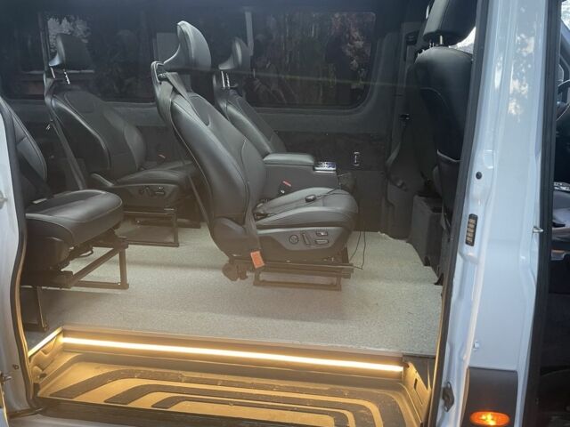 Білий Мерседес Sprinter, об'ємом двигуна 2.2 л та пробігом 350 тис. км за 35318 $, фото 14 на Automoto.ua