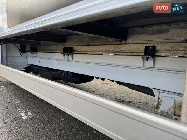 Белый Мерседес Sprinter, объемом двигателя 2.2 л и пробегом 293 тыс. км за 28800 $, фото 65 на Automoto.ua