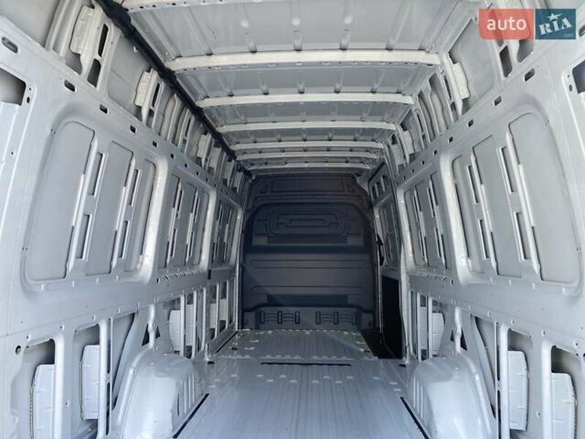 Білий Мерседес Sprinter, об'ємом двигуна 2.2 л та пробігом 198 тис. км за 27999 $, фото 27 на Automoto.ua