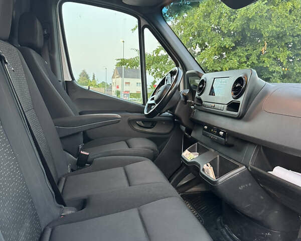 Білий Мерседес Sprinter, об'ємом двигуна 2.2 л та пробігом 201 тис. км за 25000 $, фото 19 на Automoto.ua
