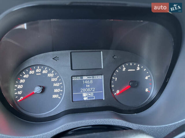 Белый Мерседес Sprinter, объемом двигателя 2.2 л и пробегом 280 тыс. км за 29000 $, фото 15 на Automoto.ua