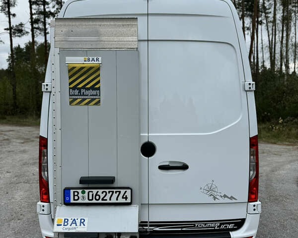 Белый Мерседес Sprinter, объемом двигателя 2.14 л и пробегом 230 тыс. км за 26900 $, фото 7 на Automoto.ua
